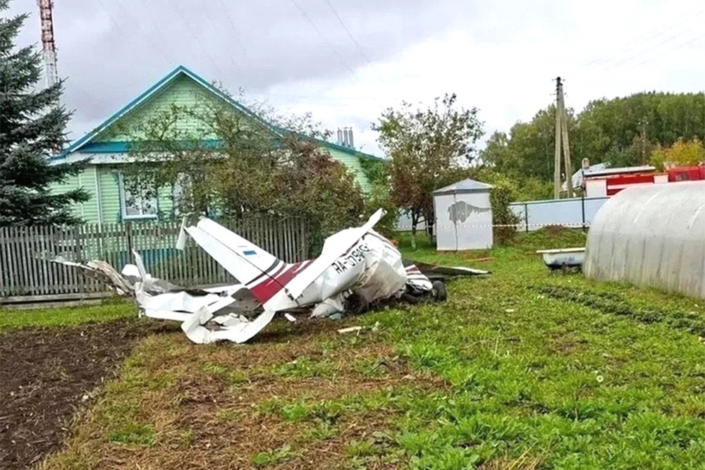 Легкомоторный самолет Cessna 172 разбился в Татарстане.