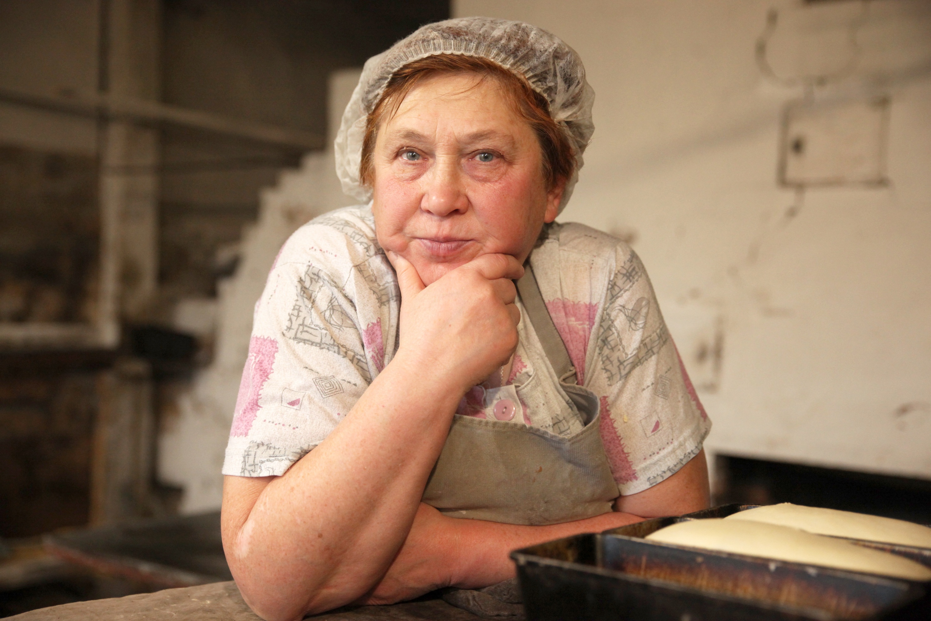 Светлана Валентиновна, последний пекарь деревни Лопшеньга. Работала с опытным пекарем, потом с подмастерьем, потом в одиночку.
