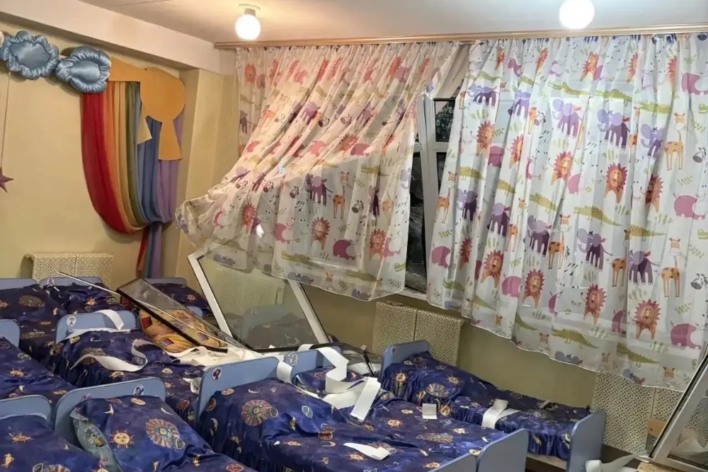 В результате атаки БПЛА помещения детсада получили значительные повреждения. В результате атаки БПЛА помещения детсада получили значительные повреждения.