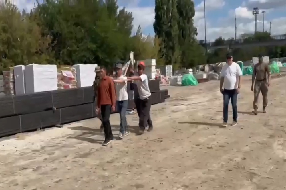 Полиция накрыла нелегалов на стройке