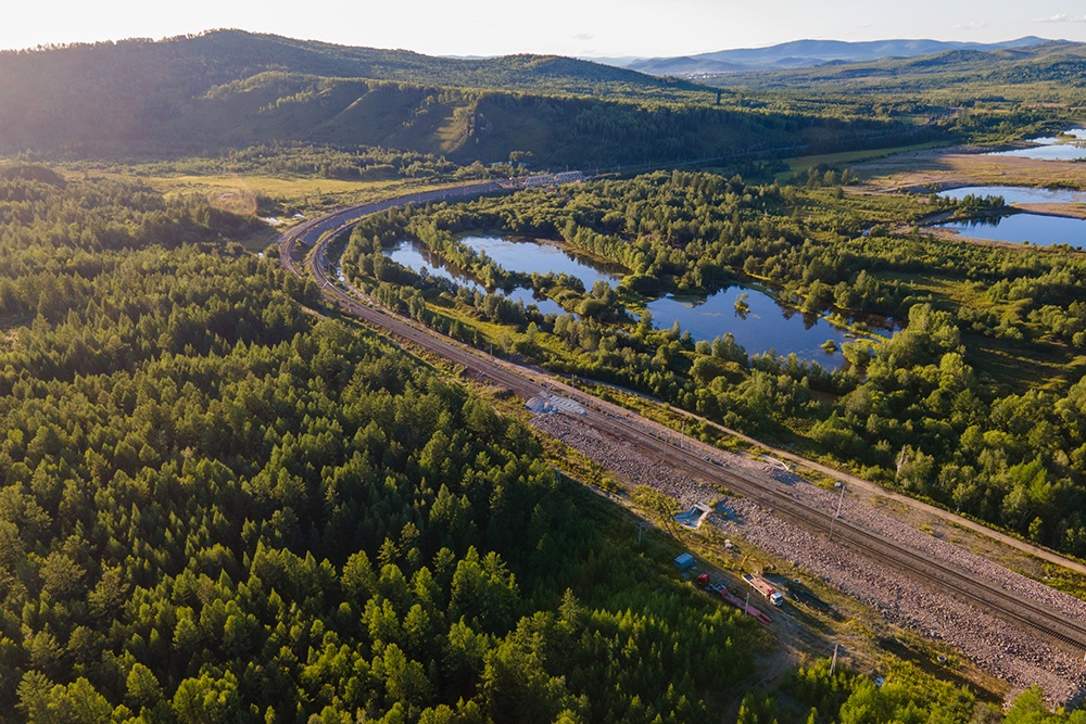 Железнодорожные пути на юге Дальнего Востока России.