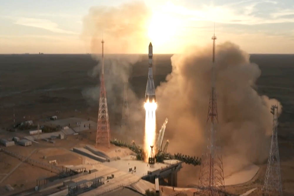 Ракета-носитель "Союз-2.1б" стартовала с космодрома Байконур и вывела на орбиту грузовой корабль "Прогресс МС-35".