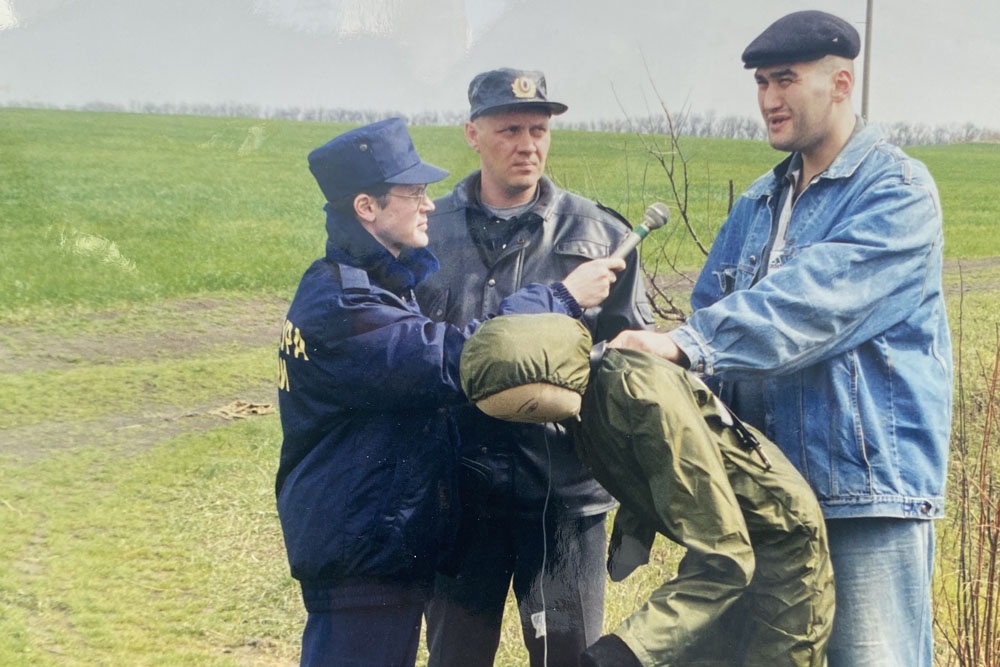 Леван Ароян (справа) после задержания признался в удушении как минимум 15 жертв Леван Ароян (справа) после задержания признался в удушении как минимум 15 жертв