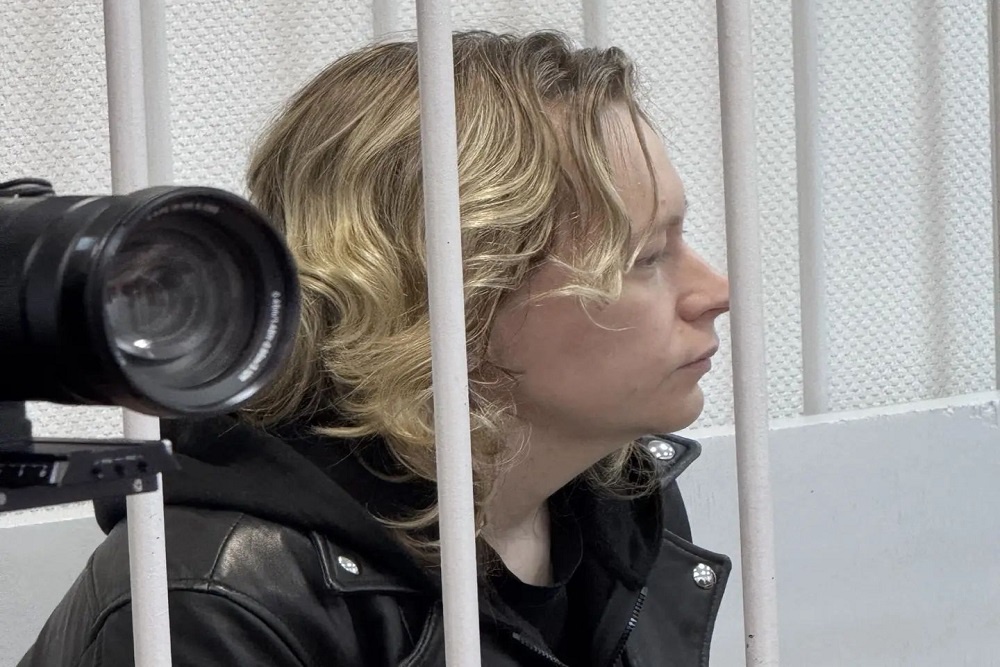 Заключенному под стражу директору вменяется оказание услуг по перевозке пассажиров автомобильным транспортом, не отвечающим требованиям безопасности и повлекшим по неосторожности смерть двух и более лиц.