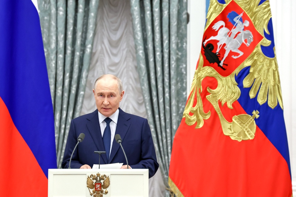 Президент поручил и дальше развивать все позитивные тенденции в ОПК и обеспечить его устойчивую работу.