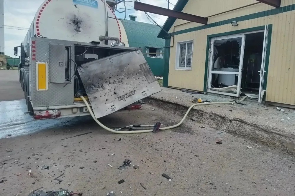 ВСУ выпустили по Центральной России более 1000 беспилотников за сутки, 12 человек ранены.