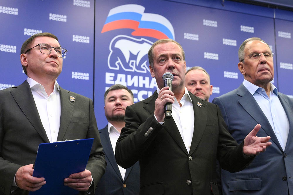 Дмитрий Медведев: Обладая доверием избирателей, мы сможем проводить в жизнь самые сложные и насущные для нашей страны решения.