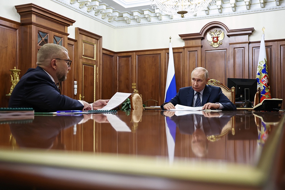 Владимир Путин призвал главу ФТС ускорить модернизацию пунктов пропуска в Хабаровском крае.