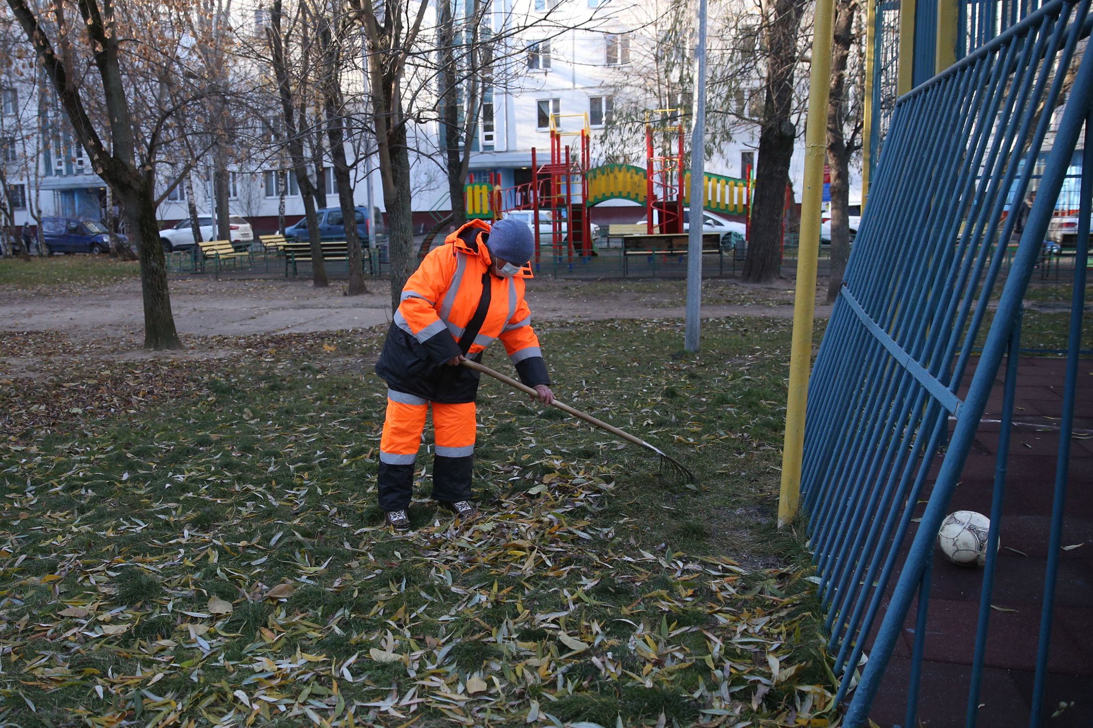 Сотрудники требуются в реальном секторе и социальной сфере. Сотрудники требуются в реальном секторе и социальной сфере.