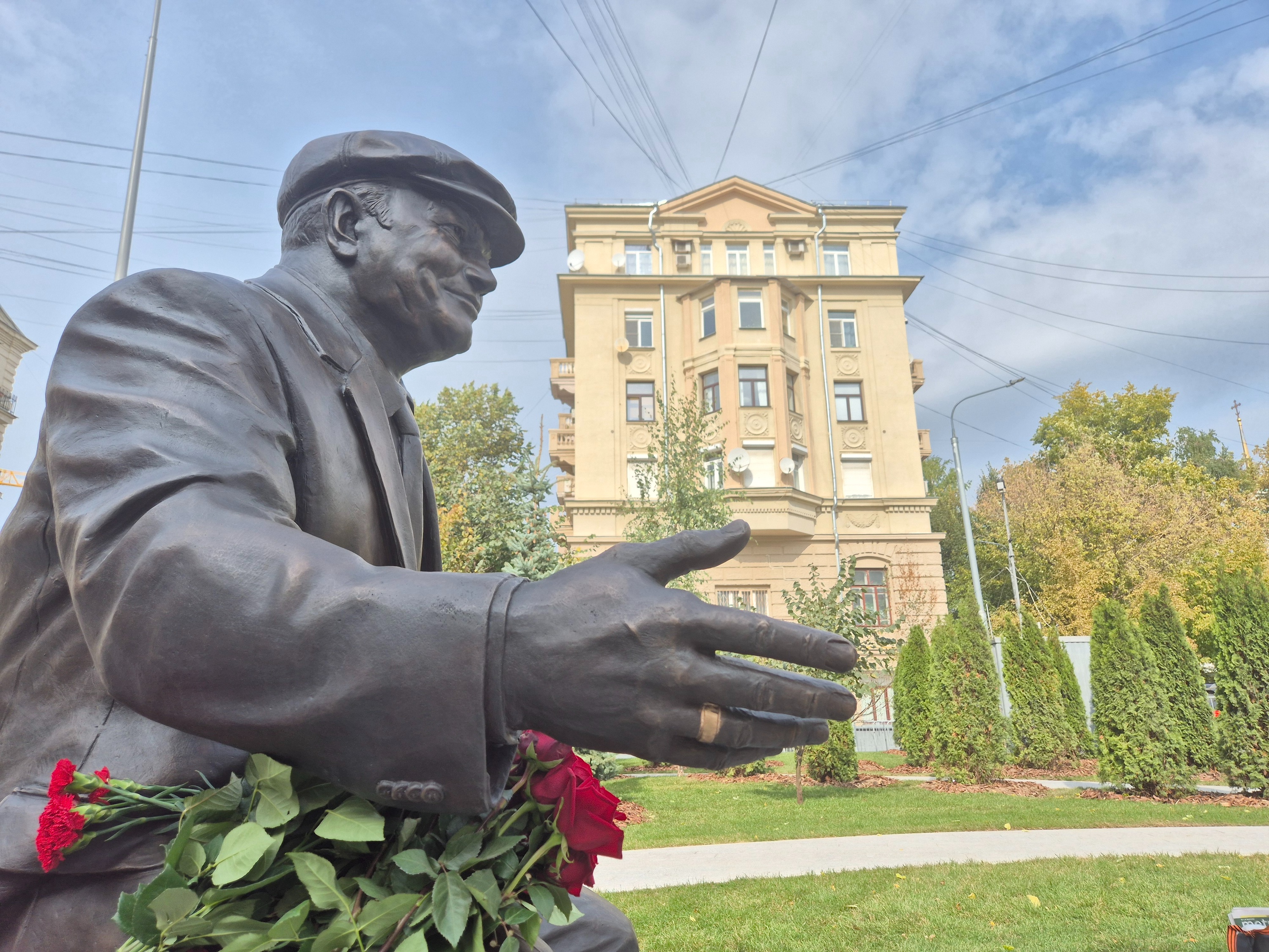 Юрий Лужков готов приветствовать в Москве каждого.