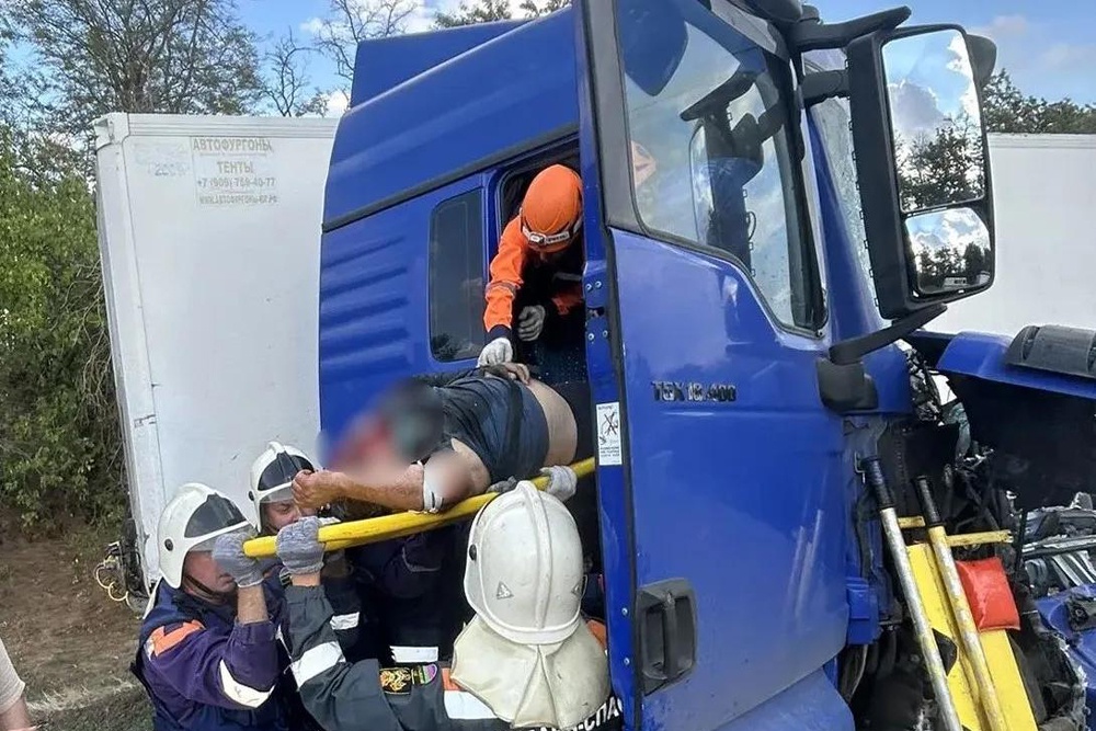 Спасатели помогли пострадавшему, есть жертвы
