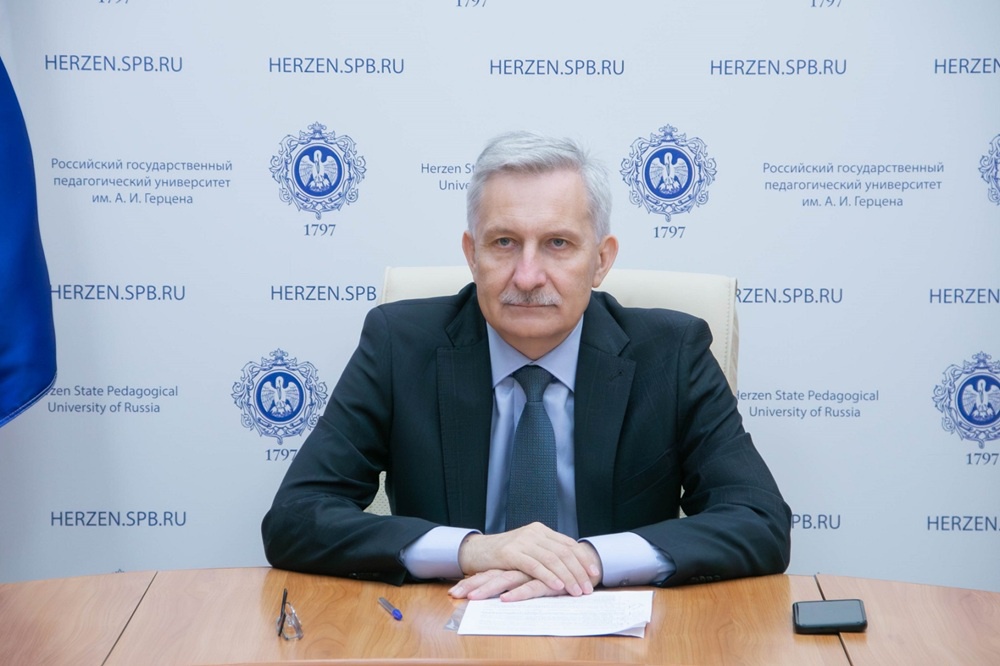 Ректор Сергей Тарасов