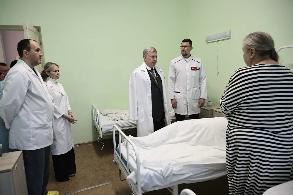 Алексей Русских посетил в медучреждении жителей Ульяновска, пострадавших при атаке БПЛА на город