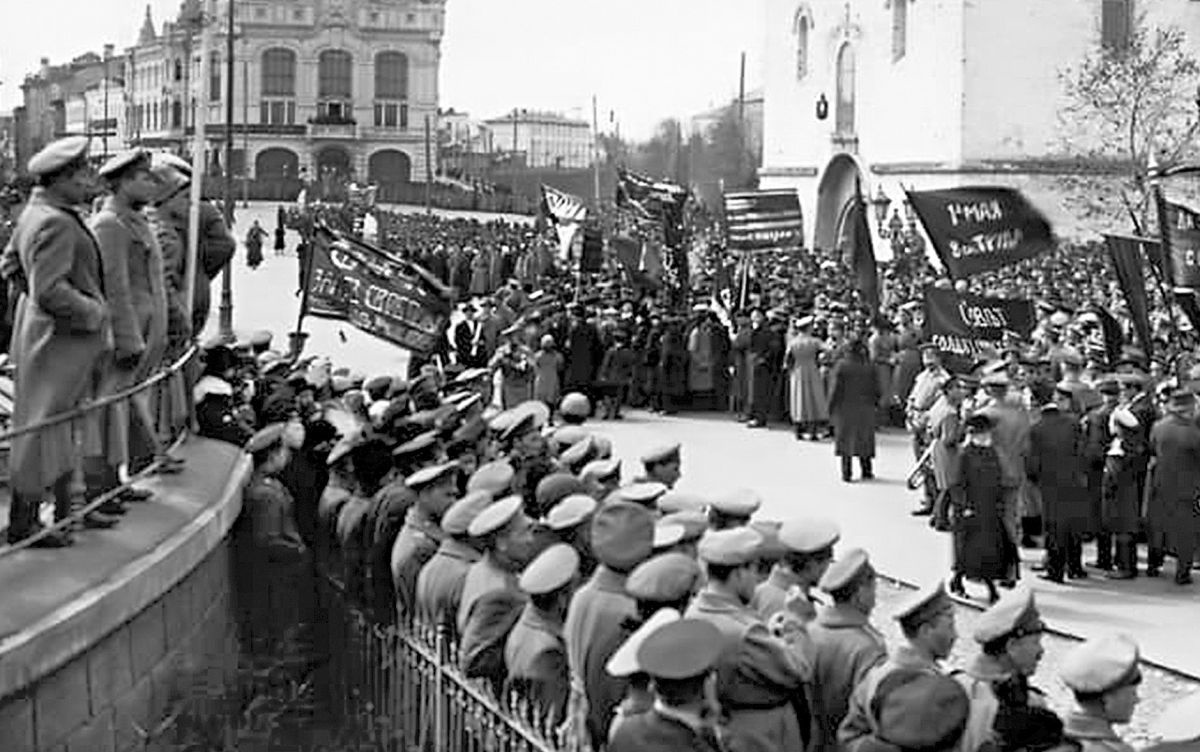 Первомайский митинг в Нижнем Новгороде. 1917 г.