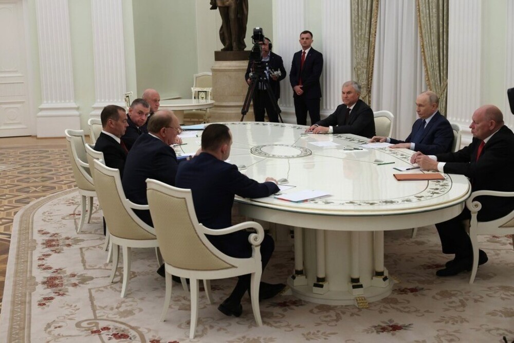 Президент напомнил прошедшим в Госдуму партиям о громадной ответственности перед народом России.