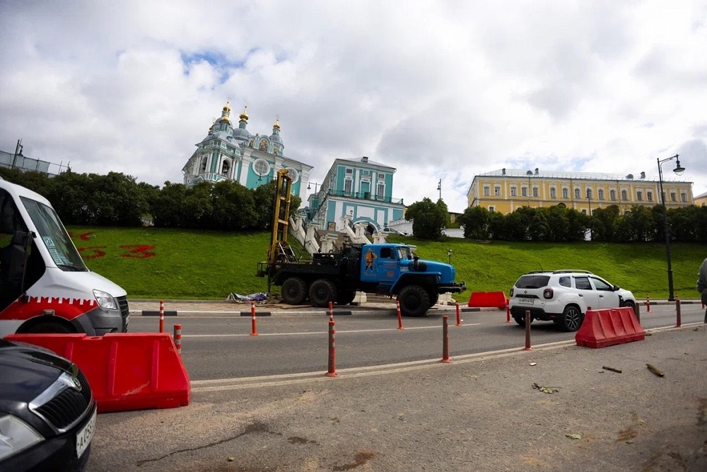 Противоаврийные работы начались сразу после обвала. Противоаврийные работы начались сразу после обвала.