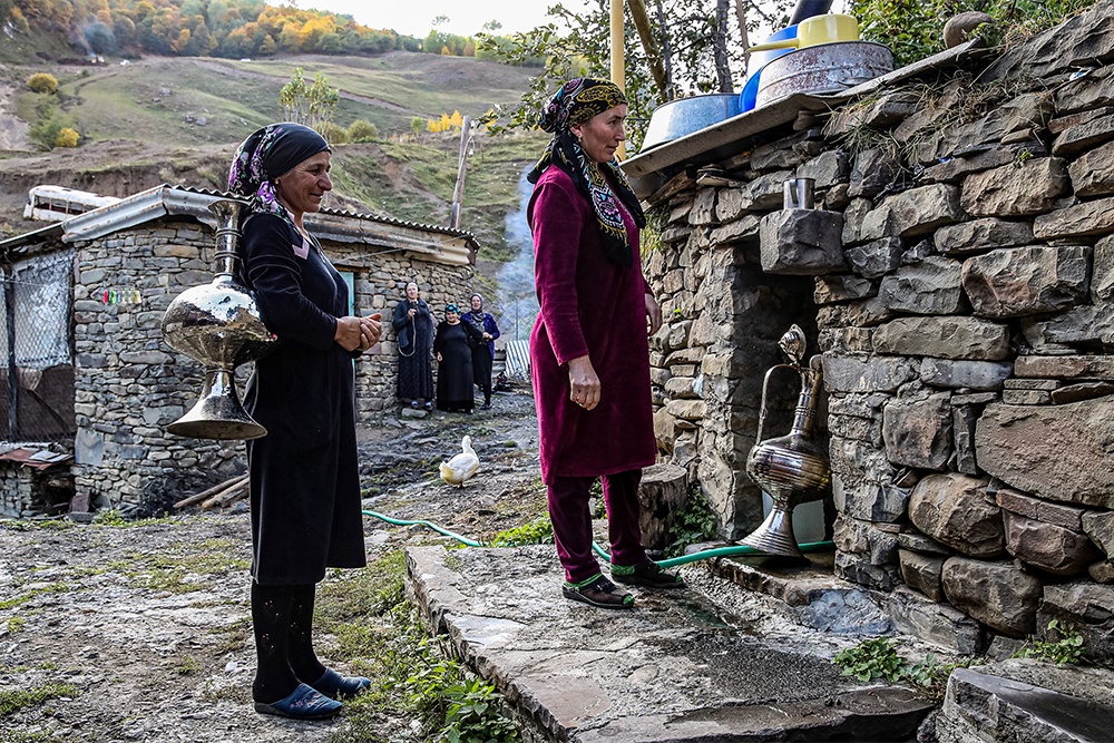 Даже вода из одного источника не всегда одинакова. Ее состав меняется в зависимости от сезона, погодных условий и антропогенной нагрузки. Даже вода из одного источника не всегда одинакова. Ее состав меняется в зависимости от сезона, погодных условий и антропогенной нагрузки.