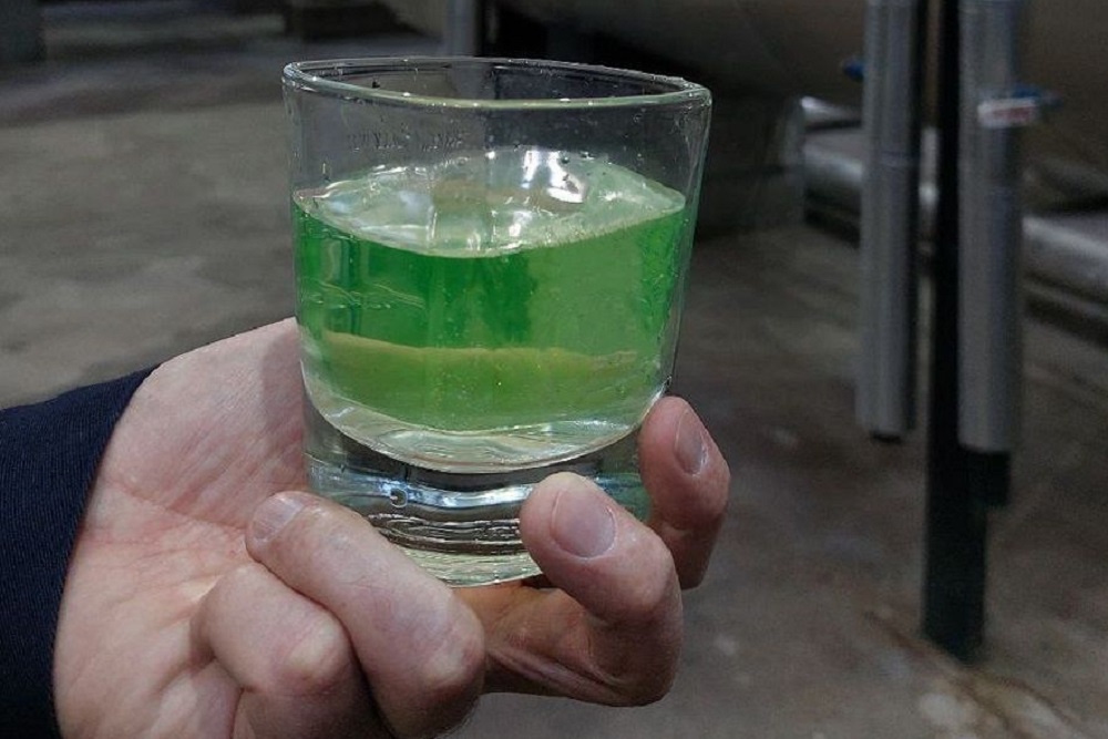 Если во время испытаний из крана вдруг потекла зеленая вода, значит, из-за скрытого повреждения в сетях произошло смешение