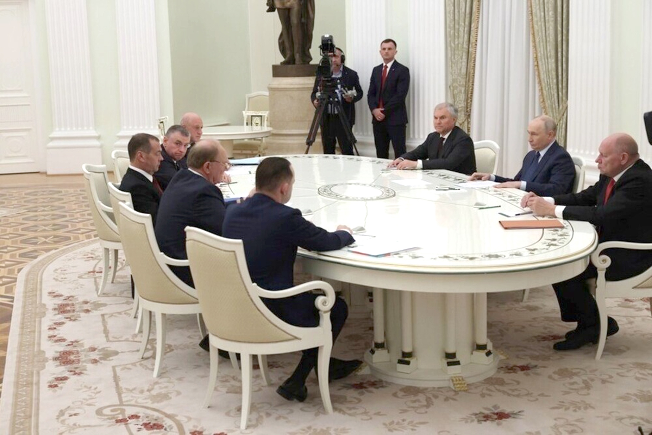 Президент напомнил прошедшим в Госдуму партиям о громадной ответственности перед народом России.