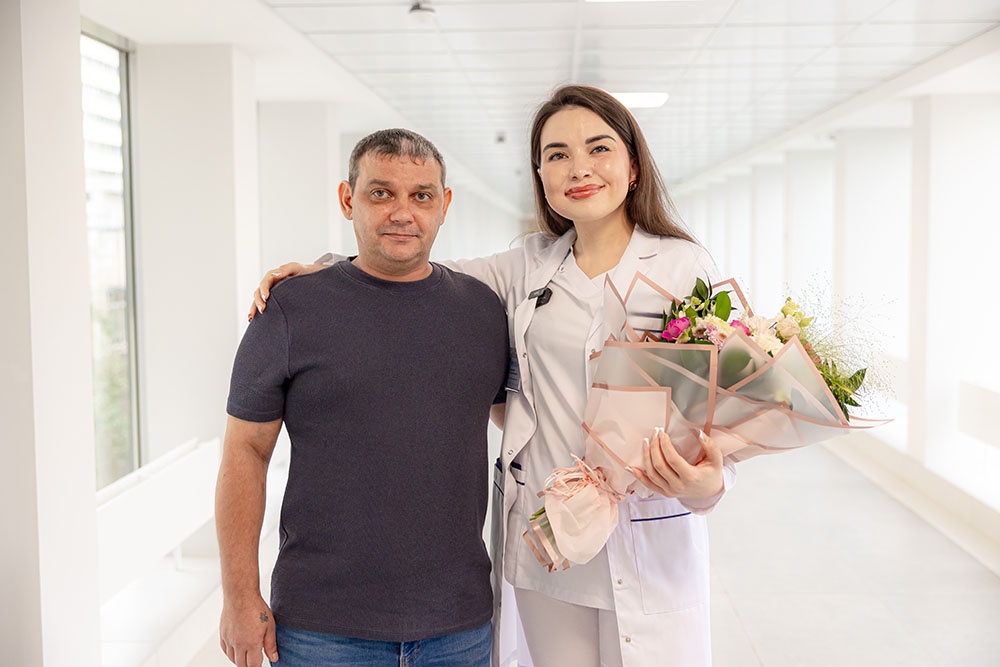 Врачи столичной больницы имени В.М. Буянова спасли 42-летнего мужчину после обширного инфаркта и многократной остановки сердца.