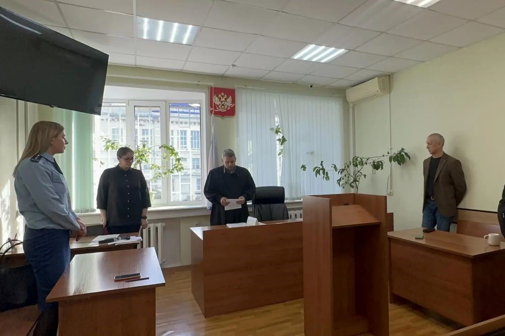 В зале суда подсудимый был взят под стражу.