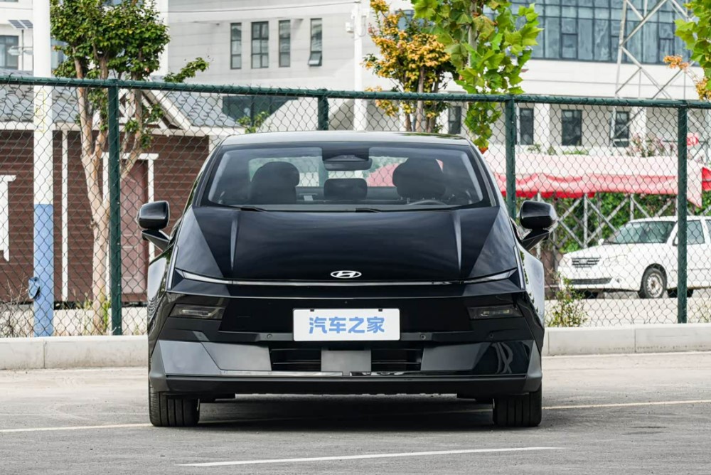 Hyundai Ioniq V Hyundai Ioniq V
