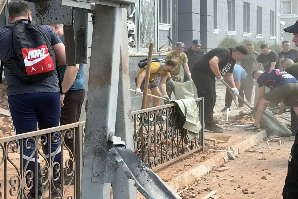За минувшие сутки всего два человека пострадали от атак ВСУ в Центральной России, но был разрушен железнодорожный мост.