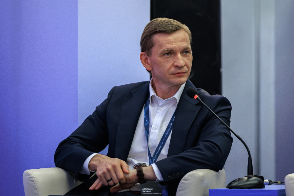 Генеральный директор "Славнефть-Мегионнефтегаза" Александр Баринов. Генеральный директор "Славнефть-Мегионнефтегаза" Александр Баринов.