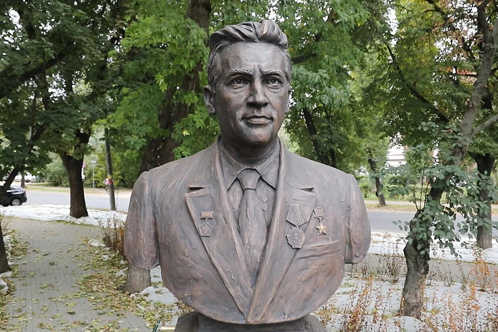 Мэр Воронежа Сергей Петрин поддержал инициативу назвать сквер в честь космонавта Мэр Воронежа Сергей Петрин поддержал инициативу назвать сквер в честь космонавта