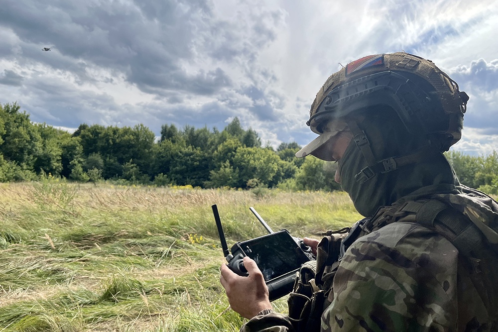 Только за одно утро бойцы 352-го полка при помощи FPV -дронов уничтожили два "укрепа" ВСУ. Только за одно утро бойцы 352-го полка при помощи FPV -дронов уничтожили два "укрепа" ВСУ.