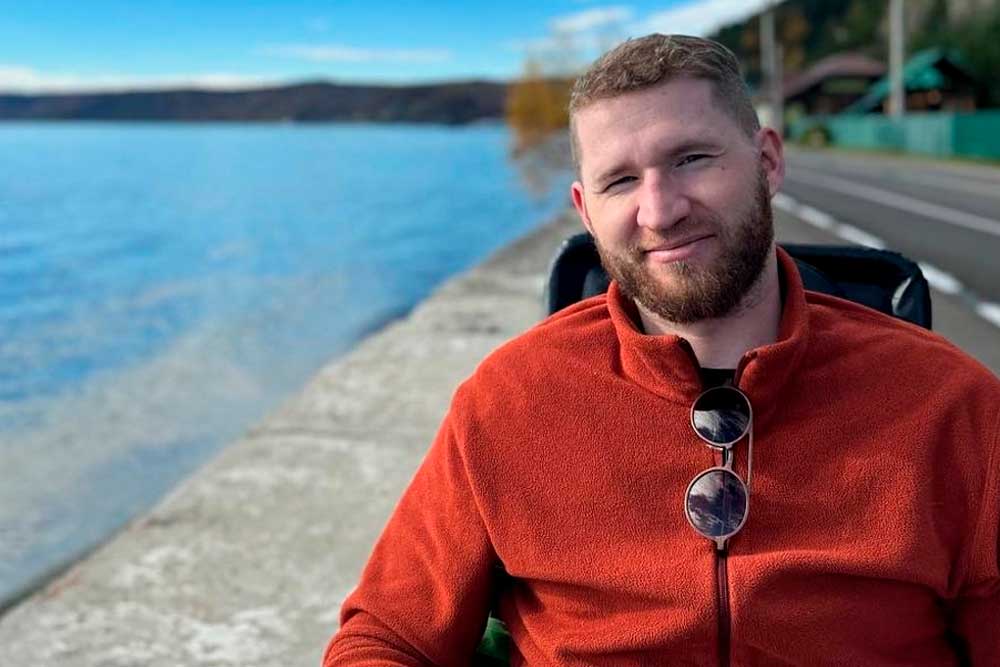 Несмотря на травму, Сергей Рушковский активно занимается спортом. А еще он организовал для детей и подростков турнир по панна-футболу. Несмотря на травму, Сергей Рушковский активно занимается спортом. А еще он организовал для детей и подростков турнир по панна-футболу.