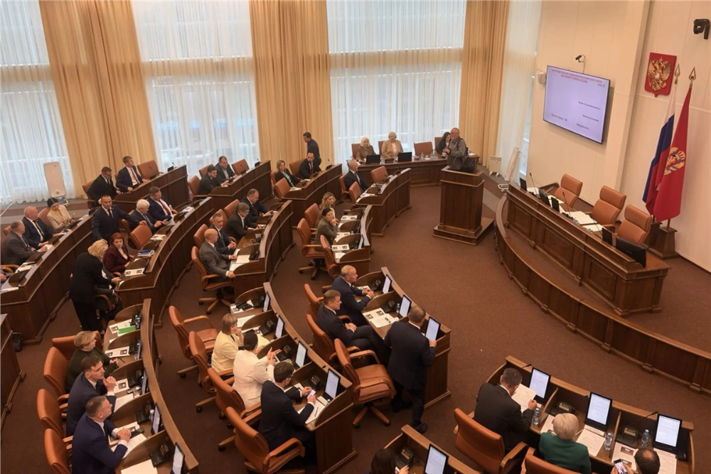 Состав красноярского ЗС обновился примерно наполовину. Состав красноярского ЗС обновился примерно наполовину.