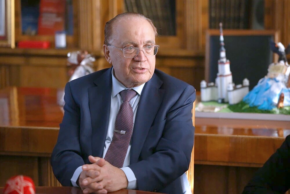 Виктор Садовничий: Важнейшие требования к учителю - профессионализм, любовь к детям, мораль и этика.