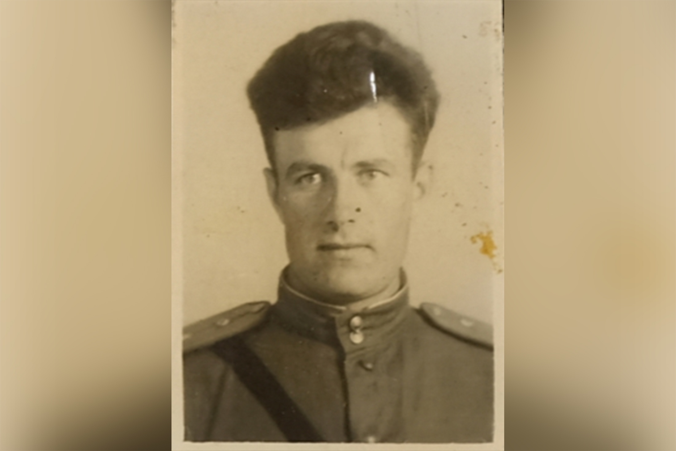 Герой Советского Союза старший лейтенант Озмитель Федор Федорович (1918-1944).