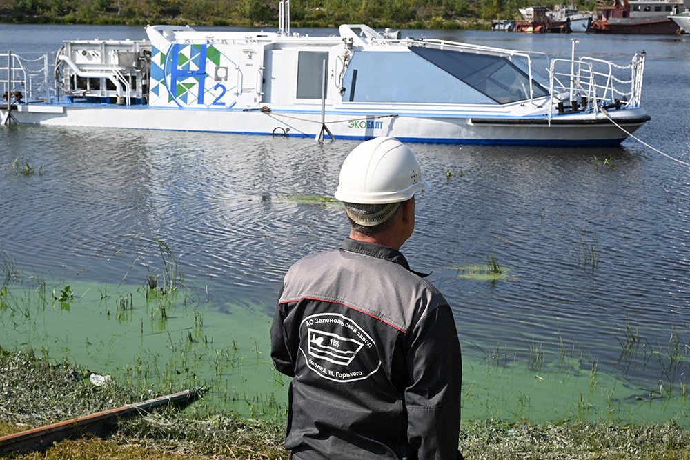 В 2025 году сертификат Российского морского регистра судоходства получило прогулочное судно на водороде.