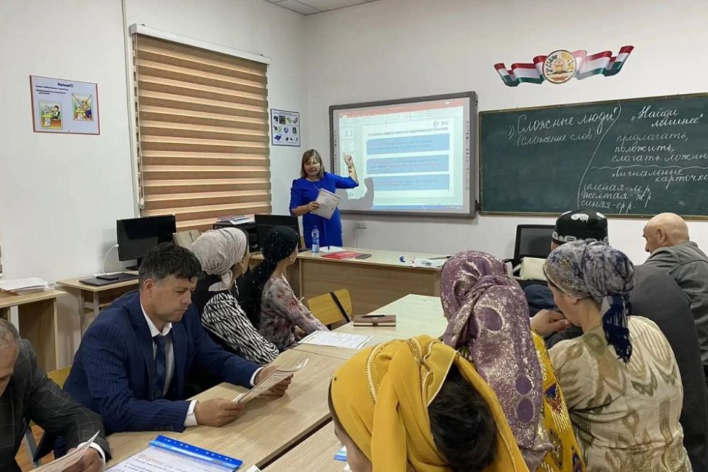 Преподавателей подбирали очень тщательно, каждого педагога тестировали на знание русского языка и на умение вести на нем профильные предметы