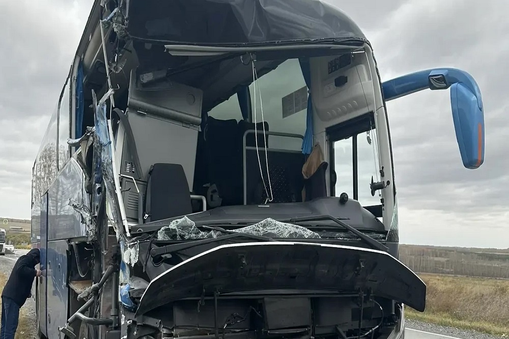 В автобусе в момент аварии находились 42 пассажира В автобусе в момент аварии находились 42 пассажира