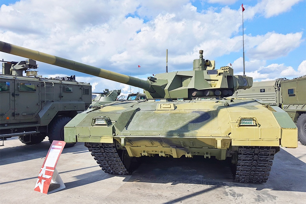 Танк Т-14 на платформе "Армата". Вид спереди. Танк Т-14 на платформе "Армата". Вид спереди.