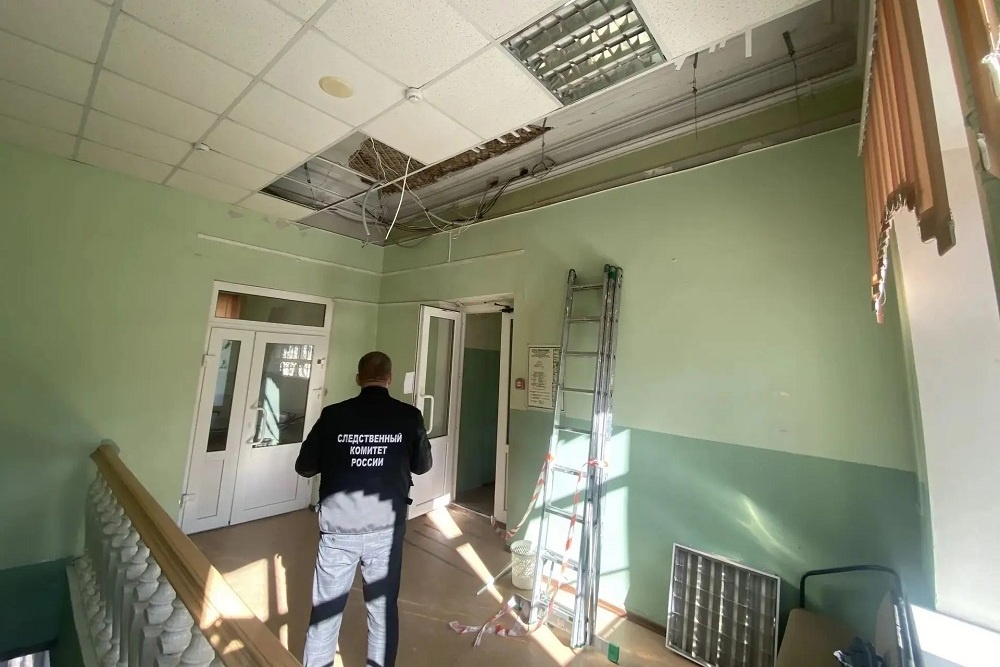 В медицинском колледже в Пензе упали фрагменты потолка В медицинском колледже в Пензе упали фрагменты потолка