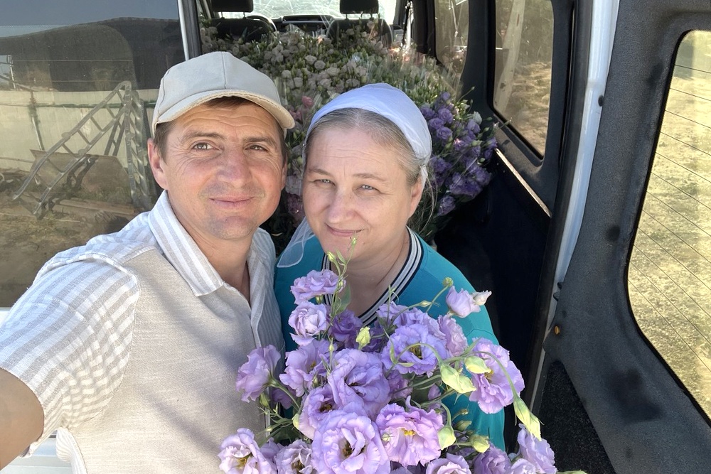 Безучастно наблюдать за страданиями других, жить по принципу "моя хата с краю" было не для Александра.