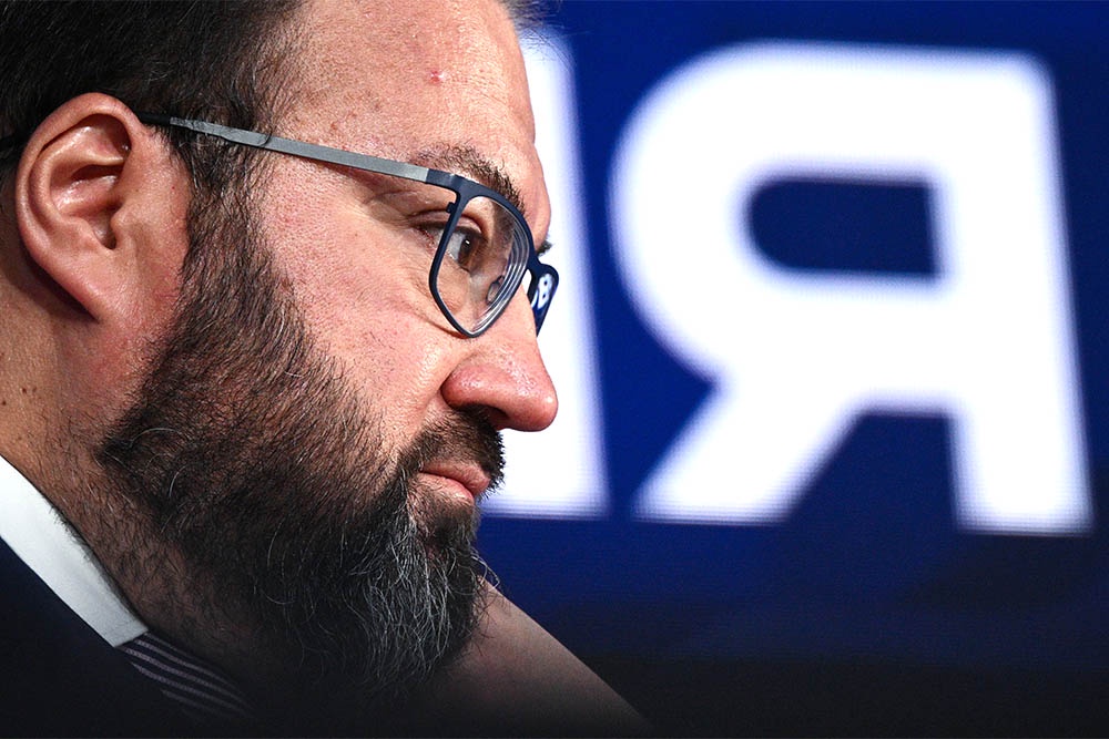 Максут Шадаев уверен, что импортозамещение в российском телекоме идет по плану. Максут Шадаев уверен, что импортозамещение в российском телекоме идет по плану.
