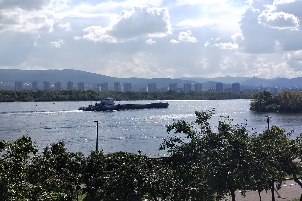 Даже в центре краевой столицы можно увидеть потрясающе красивые пейзажи