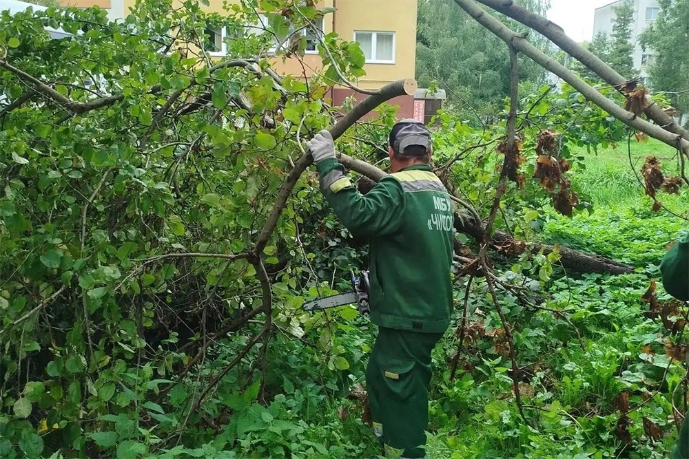 Все службы работают в режиме повышенной готовности.