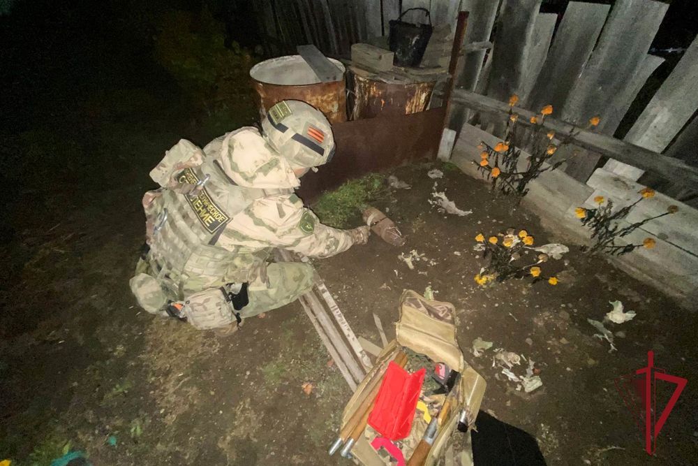 Снаряд лежал в огороде жителя Улан-Удэ. Снаряд лежал в огороде жителя Улан-Удэ.
