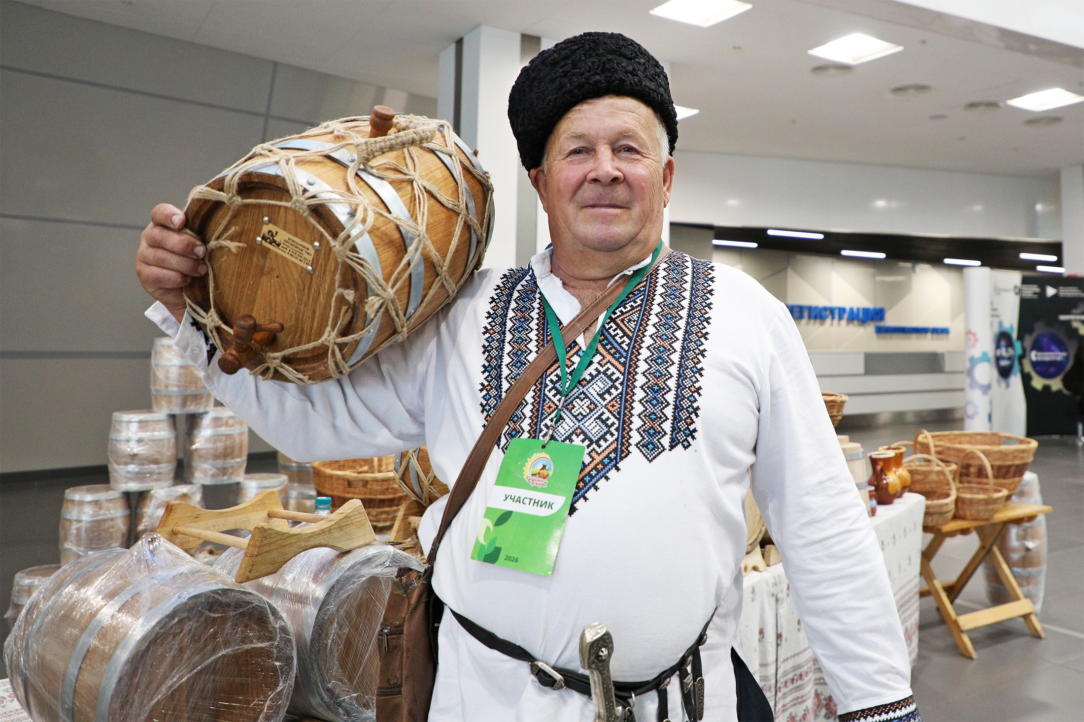 Товары народных промыслов. Изготовление дубовых бочек.
