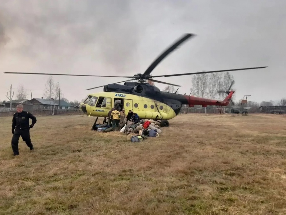 В тушении пожара участвовал вертолет. В тушении пожара участвовал вертолет.