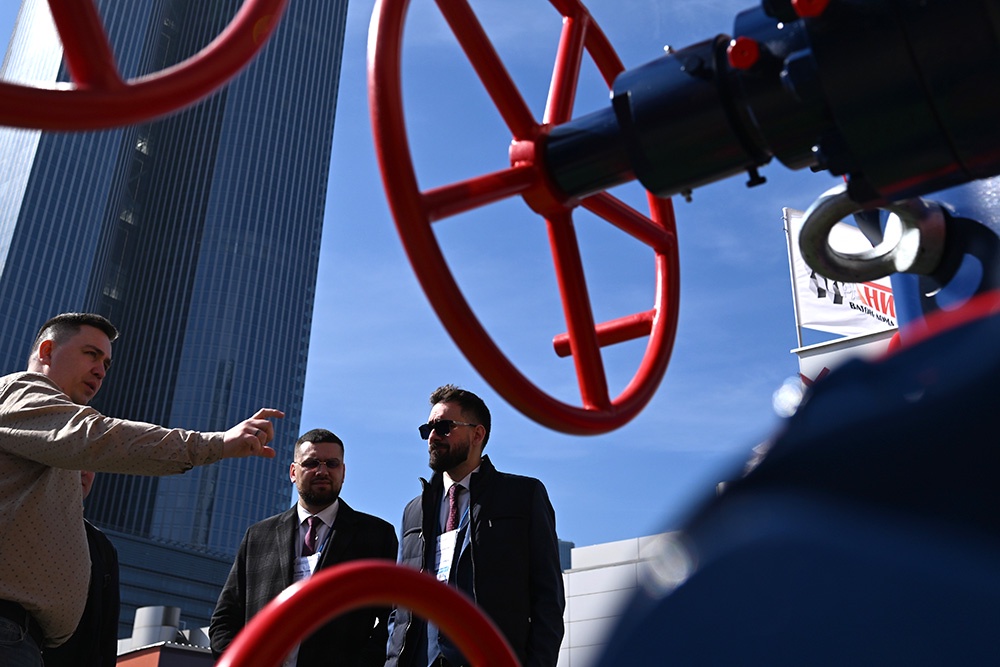 Господдержка помогает компаниям наладить выпуск оборудования для нефтегазовой отрасли. Господдержка помогает компаниям наладить выпуск оборудования для нефтегазовой отрасли.