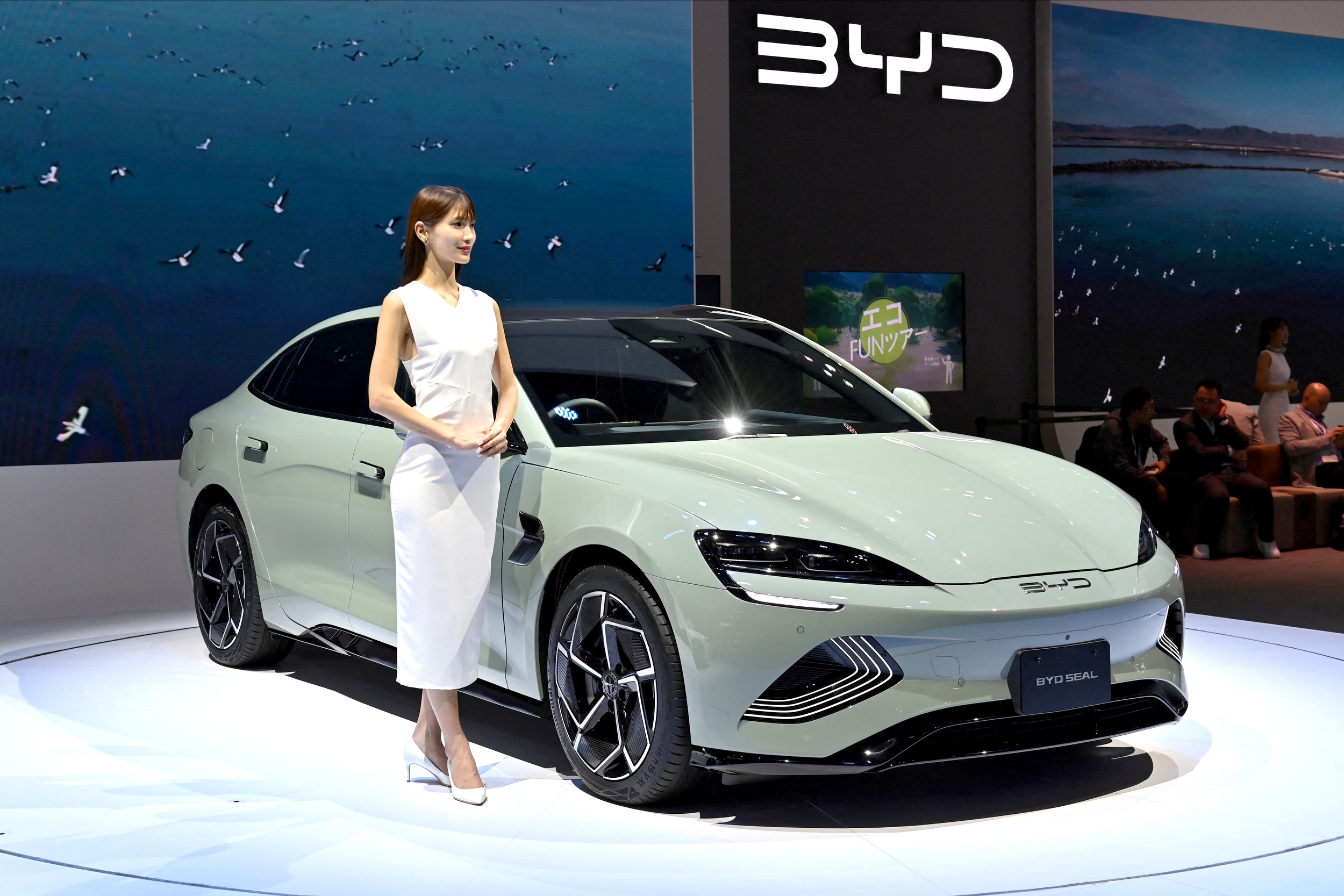 Китайский спортивный седан BYD SEAL. Китайский спортивный седан BYD SEAL.
