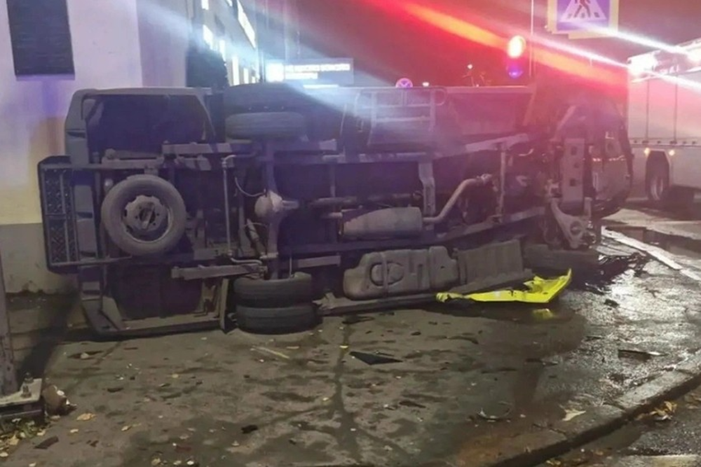 В Петрозаводске бригада скорой помощи погибла в ночном ДТП.