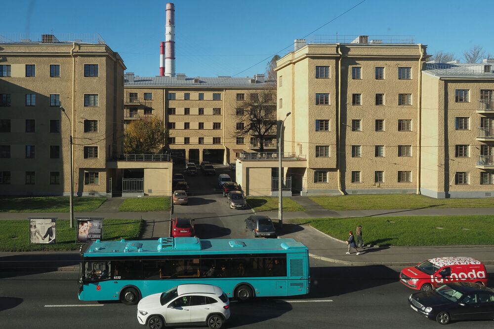 В Петербурге завершена реконструкция знаменитого Кондратьевского жилмассива в Калининском районе: